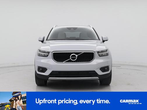 2022 Volvo XC40 T5 Momentum