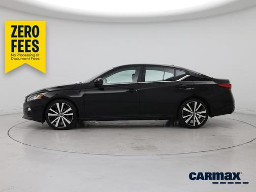 Black 2020 Nissan Altima SR
