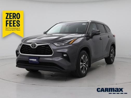 Gray 2022 Toyota Highlander XLE