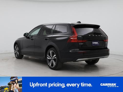 2025 Volvo V60 Cross Country B5 Plus