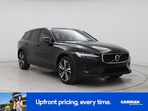 2025 Volvo V60 Cross Country B5 Plus