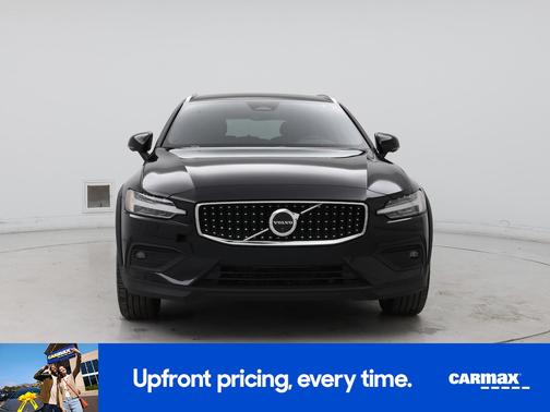 2025 Volvo V60 Cross Country B5 Plus