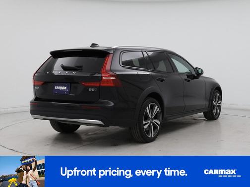 2025 Volvo V60 Cross Country B5 Plus