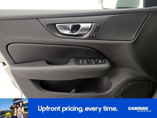 2025 Volvo V60 Cross Country B5 Plus