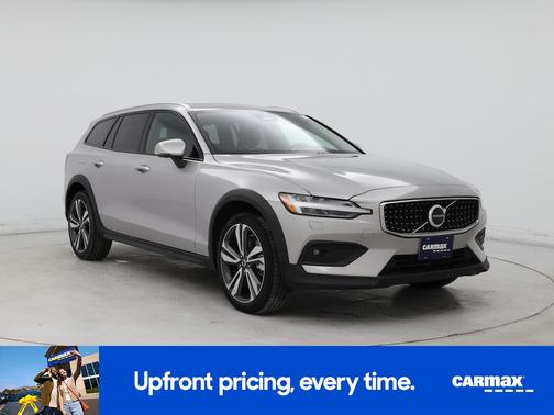 2025 Volvo V60 Cross Country B5 Plus