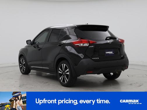 Black 2020 Nissan Kicks SR
