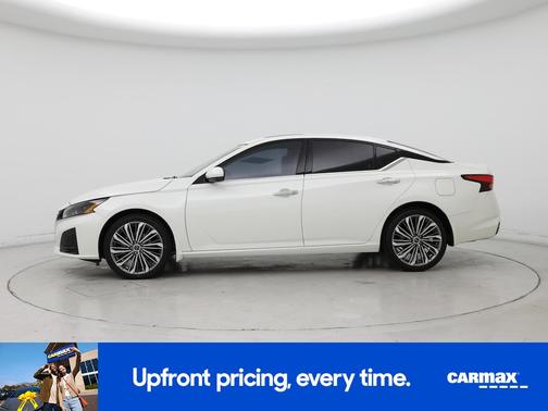 White 2023 Nissan Altima SL