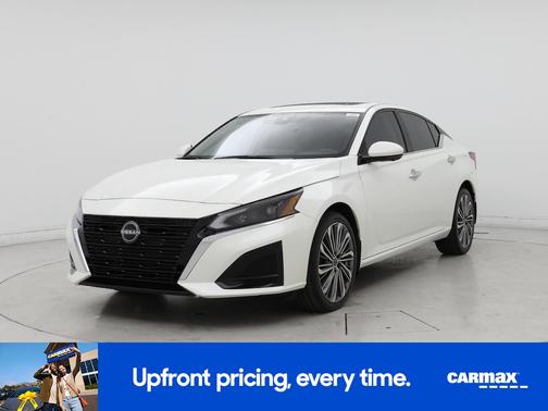 White 2023 Nissan Altima SL