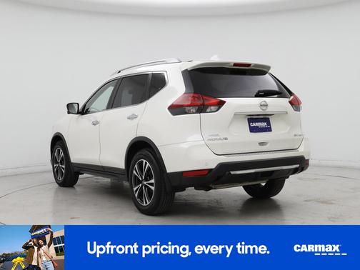White 2019 Nissan Rogue SV