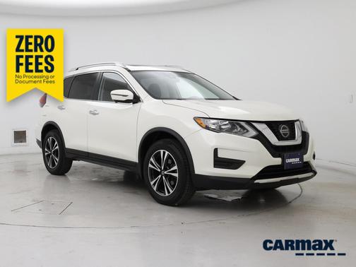White 2019 Nissan Rogue SV