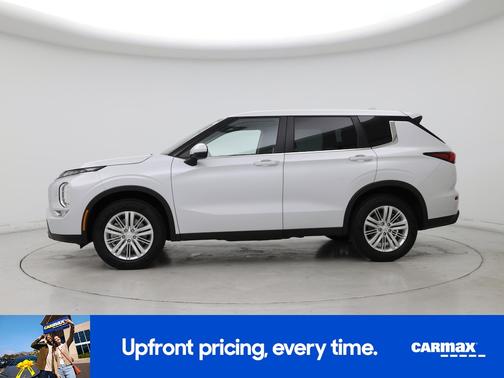Gray 2023 Mitsubishi Outlander ES