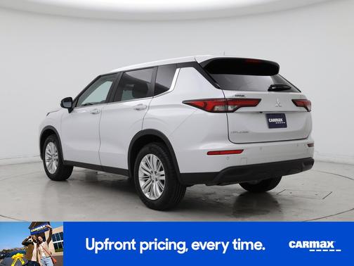 Gray 2023 Mitsubishi Outlander ES