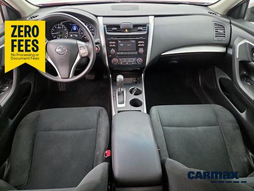 Red 2015 Nissan Altima S