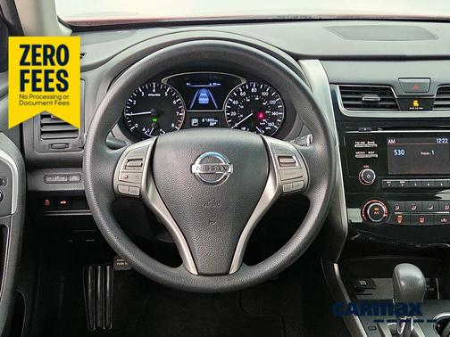 Red 2015 Nissan Altima S