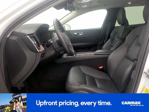 2025 Volvo V60 Cross Country B5 Plus