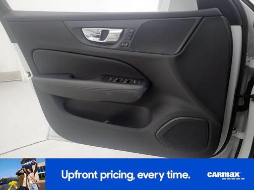 2025 Volvo V60 Cross Country B5 Plus