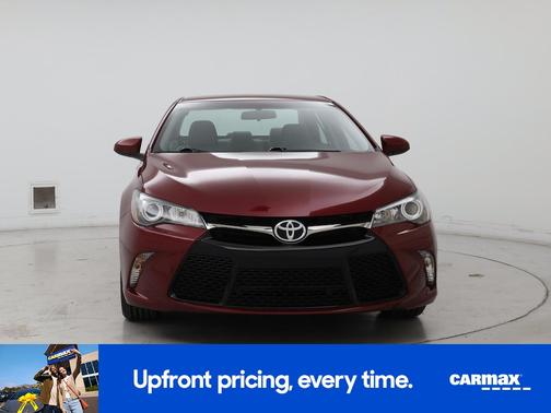 Red 2016 Toyota Camry SE
