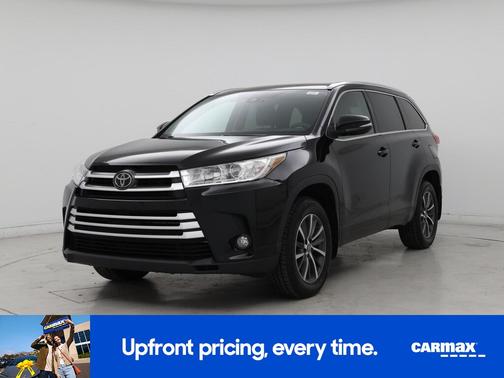 Black 2017 Toyota Highlander XLE