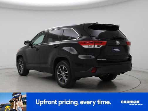 Black 2017 Toyota Highlander XLE