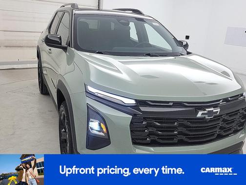 Green 2025 Chevrolet Equinox LT