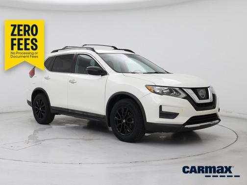 White 2017 Nissan Rogue SV