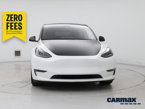 White 2024 Tesla Model Y Performance