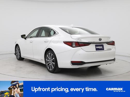 2019 Lexus ES 300h 