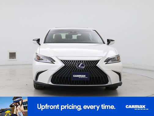 2019 Lexus ES 300h 