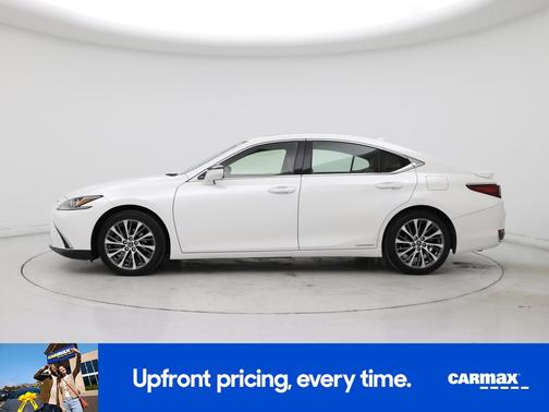 2019 Lexus ES 300h 