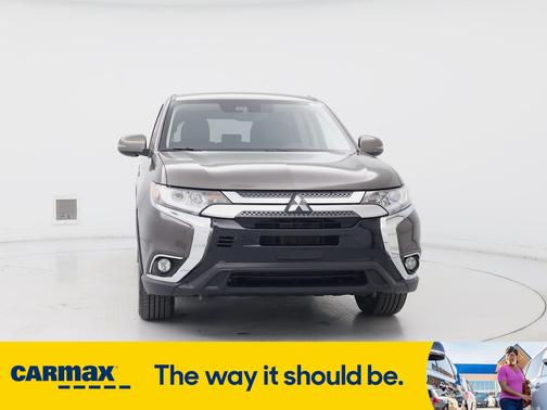 2020 Mitsubishi Outlander SE
