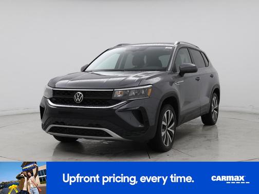 Gray 2024 Volkswagen Taos SE