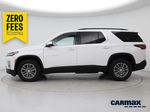White 2023 Chevrolet Traverse LT Cloth