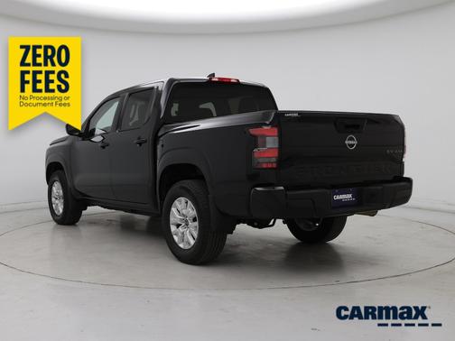 Black 2023 Nissan Frontier SV
