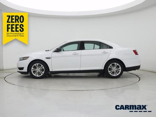 White 2016 Ford Taurus SE