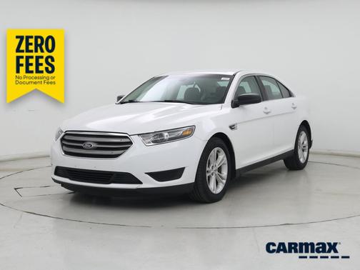 White 2016 Ford Taurus SE