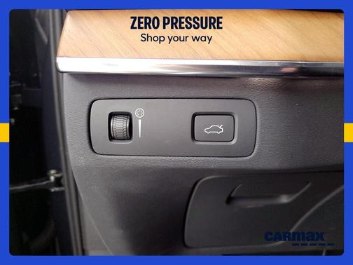 Gray 2021 Volvo XC90 T6 Momentum