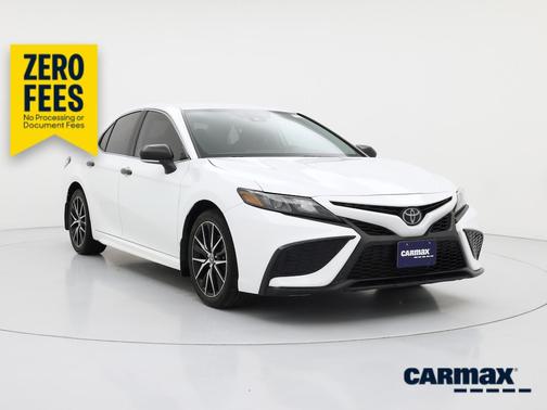 White 2023 Toyota Camry SE