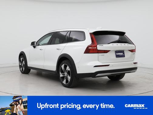 White 2025 Volvo V60 Cross Country B5 Plus