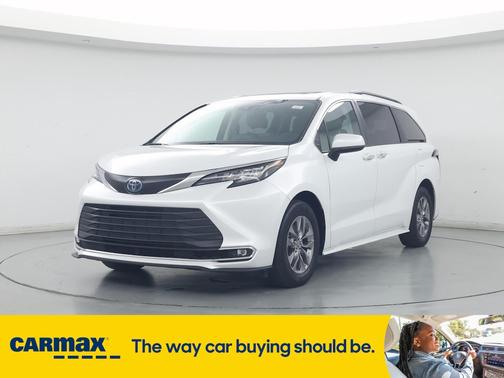2023 Toyota Sienna XLE