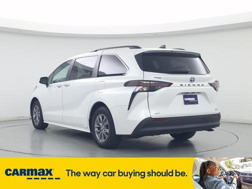 2023 Toyota Sienna XLE