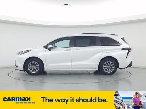 2023 Toyota Sienna XLE