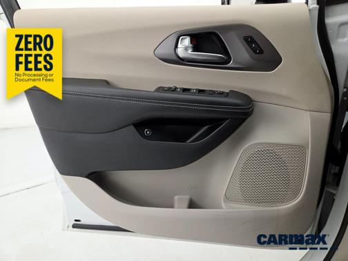 White 2024 Chrysler Pacifica Hybrid Select