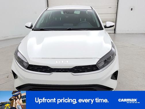 White 2024 Kia Forte LXS