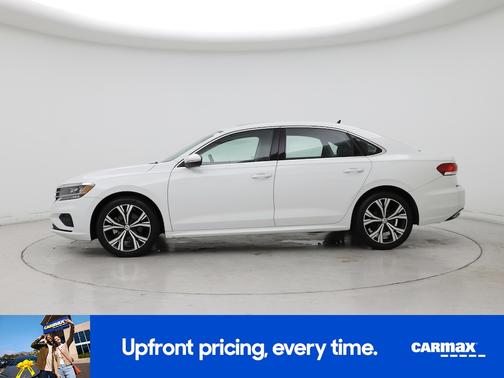White 2021 Volkswagen Passat SE