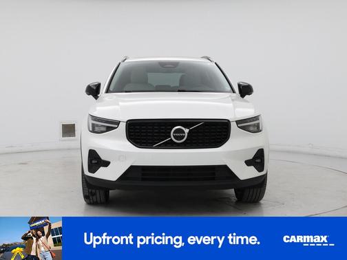 2024 Volvo XC40 B5 Plus Dark Theme