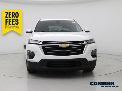 White 2022 Chevrolet Traverse LT Cloth