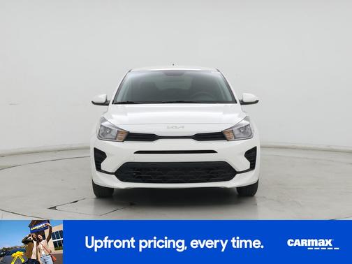 White 2022 Kia Rio LX