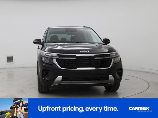 Black 2024 Kia Seltos EX