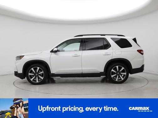White 2023 Honda Pilot Elite