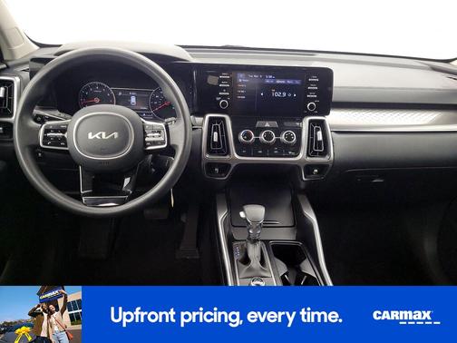 Gray 2022 Kia Sorento LX